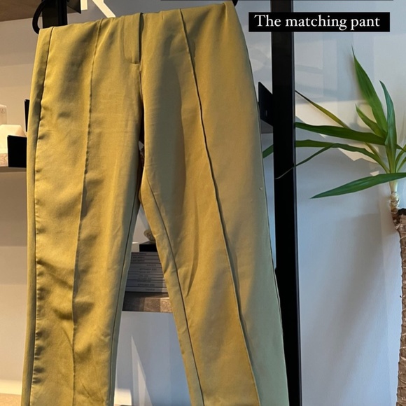 Pant and Blazer Matching Set - Picture 4 of 7